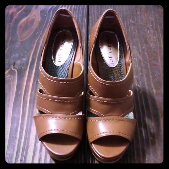 Madden Girl Shoes - NWOT Madden Girl Strappy Wedges (ASTORIIA)